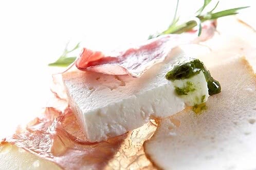 Przepis: Kanapka z serem Feta z mleka owczego i Cecinas de Leon